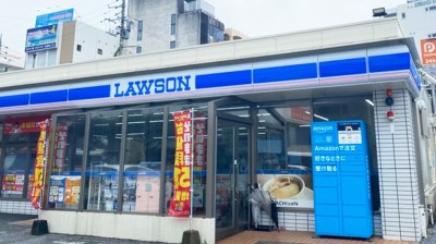 ローソン 那覇真嘉比入口店　徒歩3分