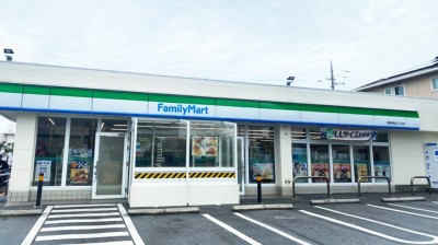ファミリーマート おもろまち駅　徒歩5分
